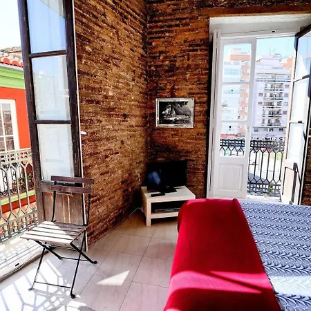 Charming In The Center Apartment